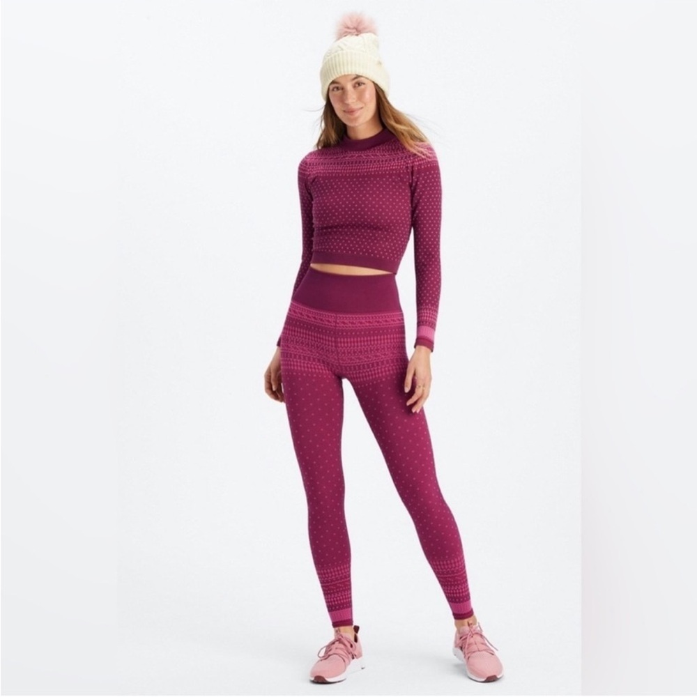 Fabletics Seamless Active crop and legging set , Sz xs and s , Merlot Fair Isle